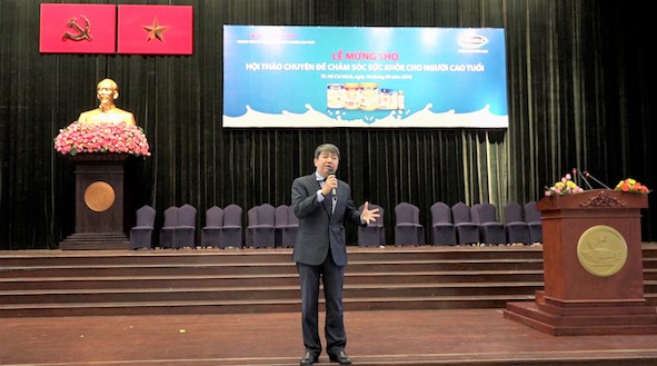 Vinamilk[-]đồng[-]hành[-]tổ[-]chức[-]lễ[-]mừng[-]thọ[-]và[-]chăm[-]sóc[-]sức[-]khỏe[-]cho[-]gần[-]1.000[-]người[-]cao[-]tuổi